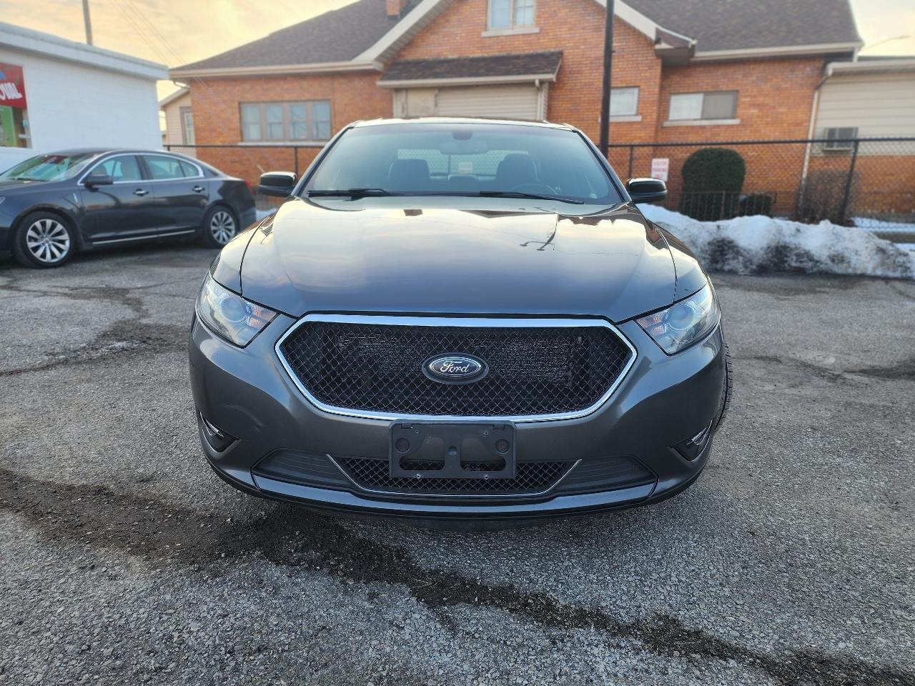 Ford Taurus SHO AWD 2016