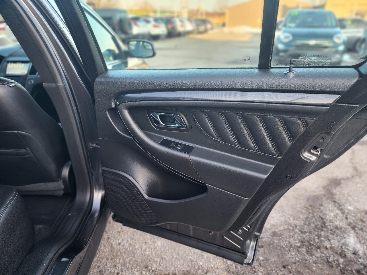 Ford Taurus SHO AWD 2016