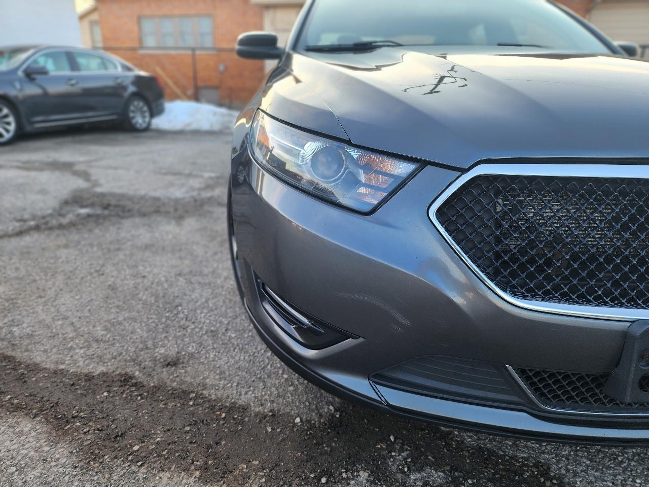 Ford Taurus SHO AWD 2016