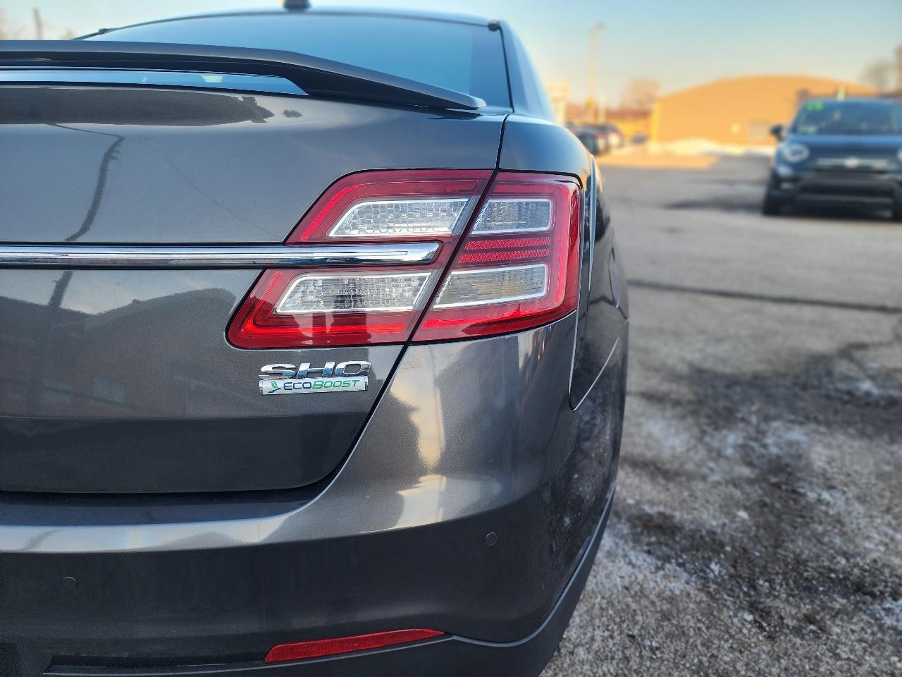 Ford Taurus SHO AWD 2016