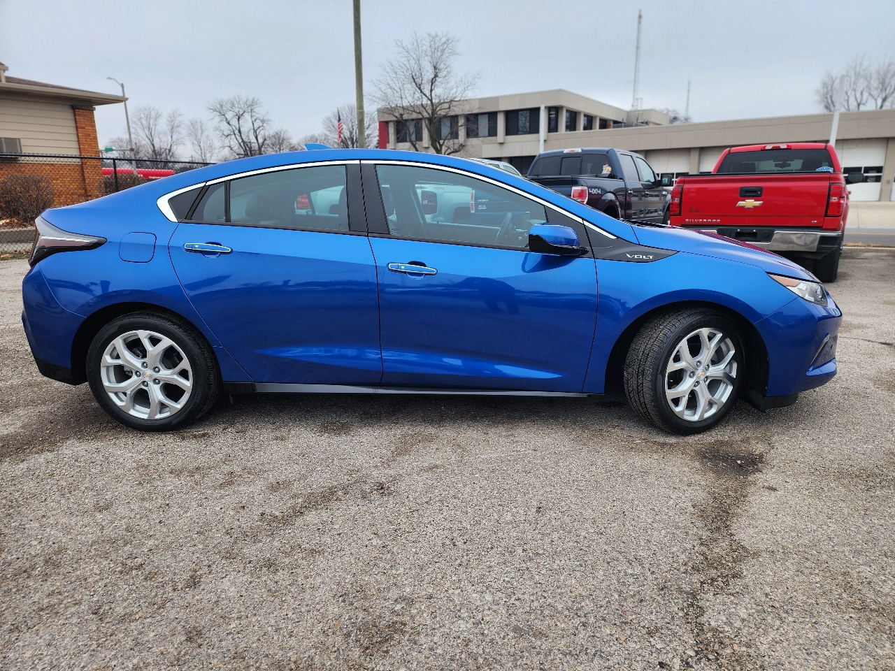 Chevrolet Volt Premier w/ Standard Emission Package 2017