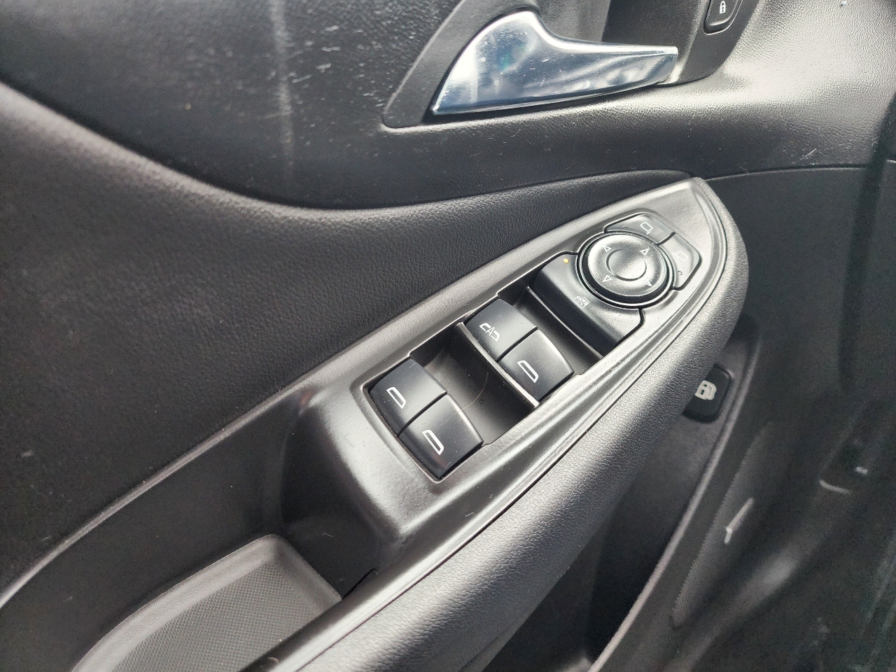 Chevrolet Volt Premier w/ Standard Emission Package 2017