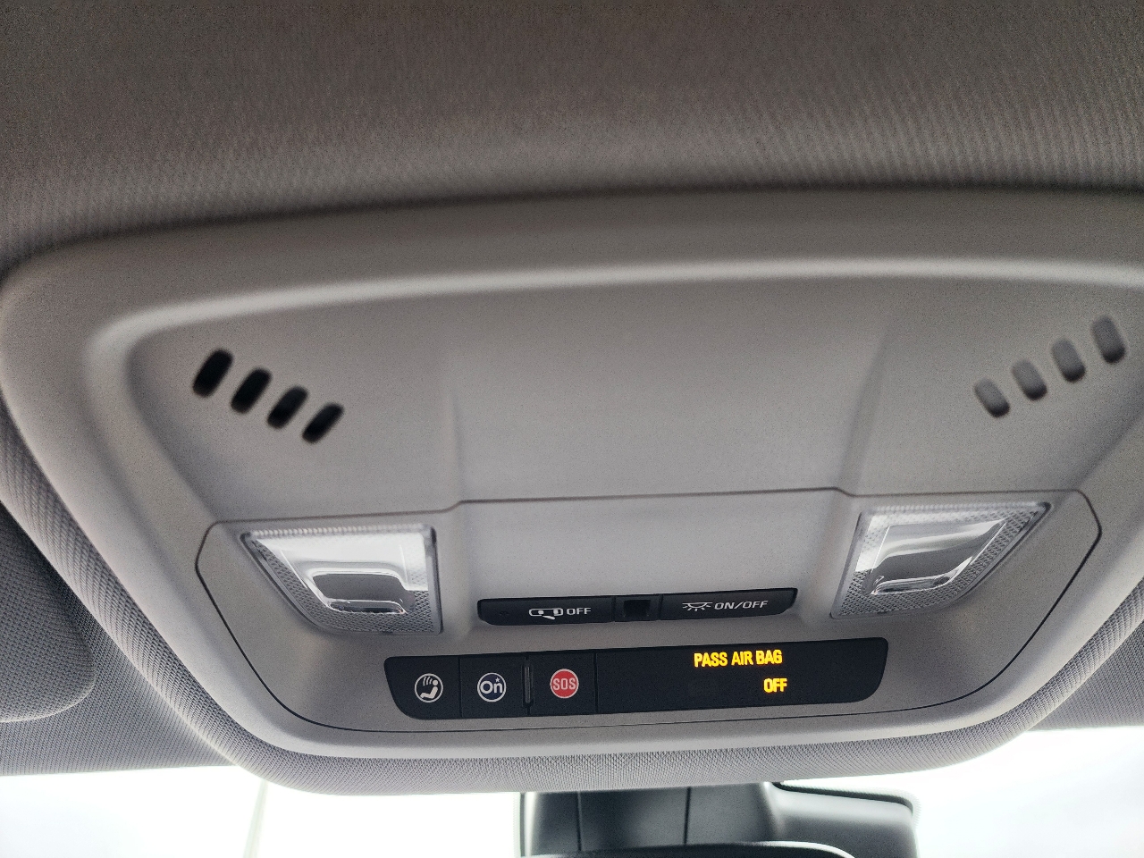 Chevrolet Volt Premier w/ Standard Emission Package 2017