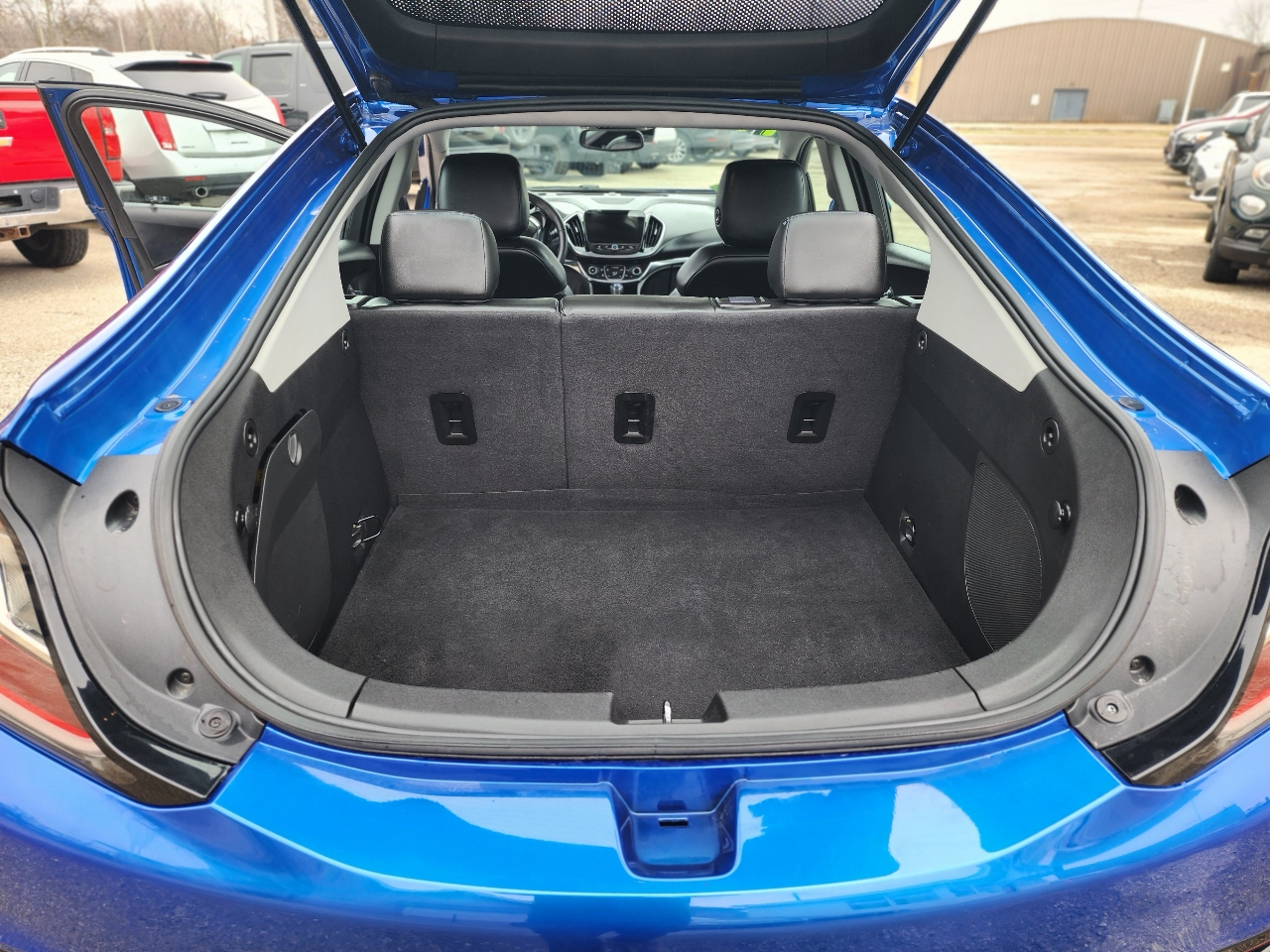 Chevrolet Volt Premier w/ Standard Emission Package 2017