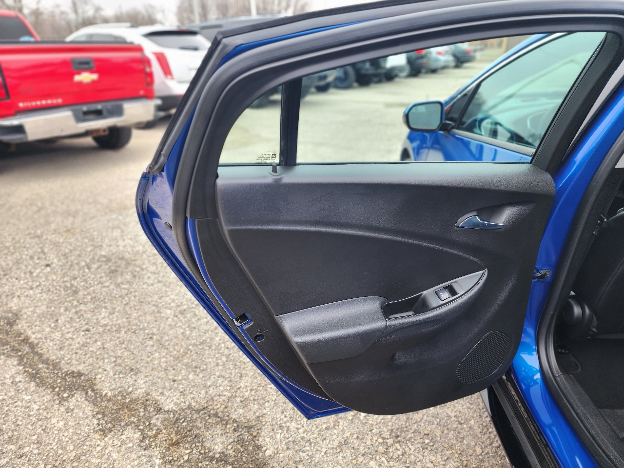 Chevrolet Volt Premier w/ Standard Emission Package 2017