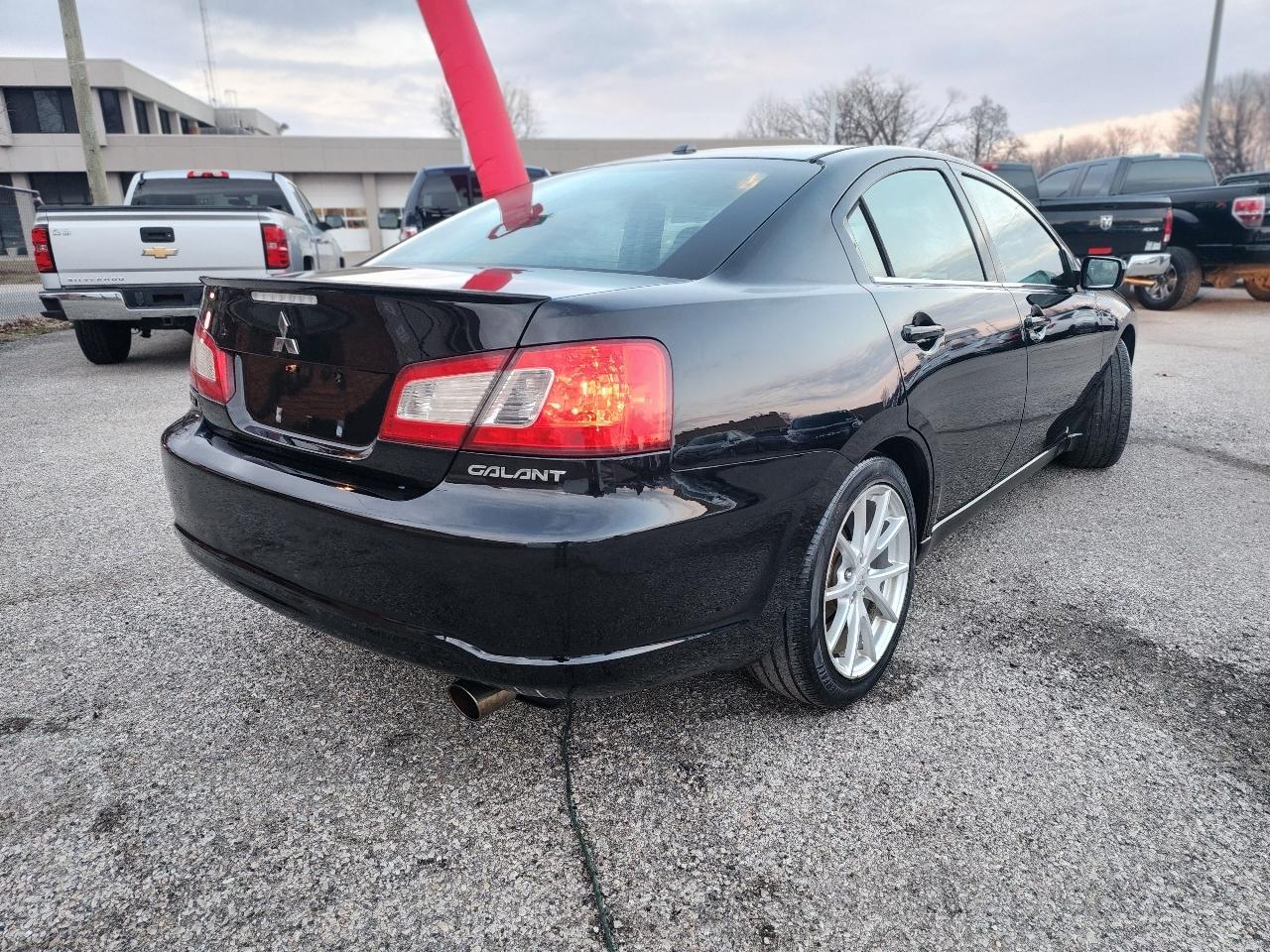 Mitsubishi Galant ES 2012