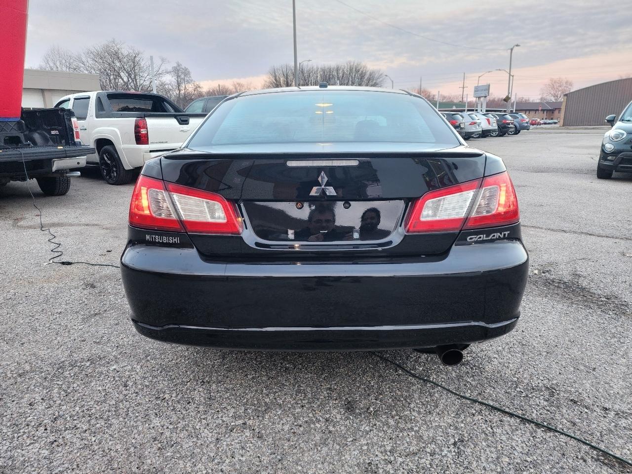 Mitsubishi Galant ES 2012