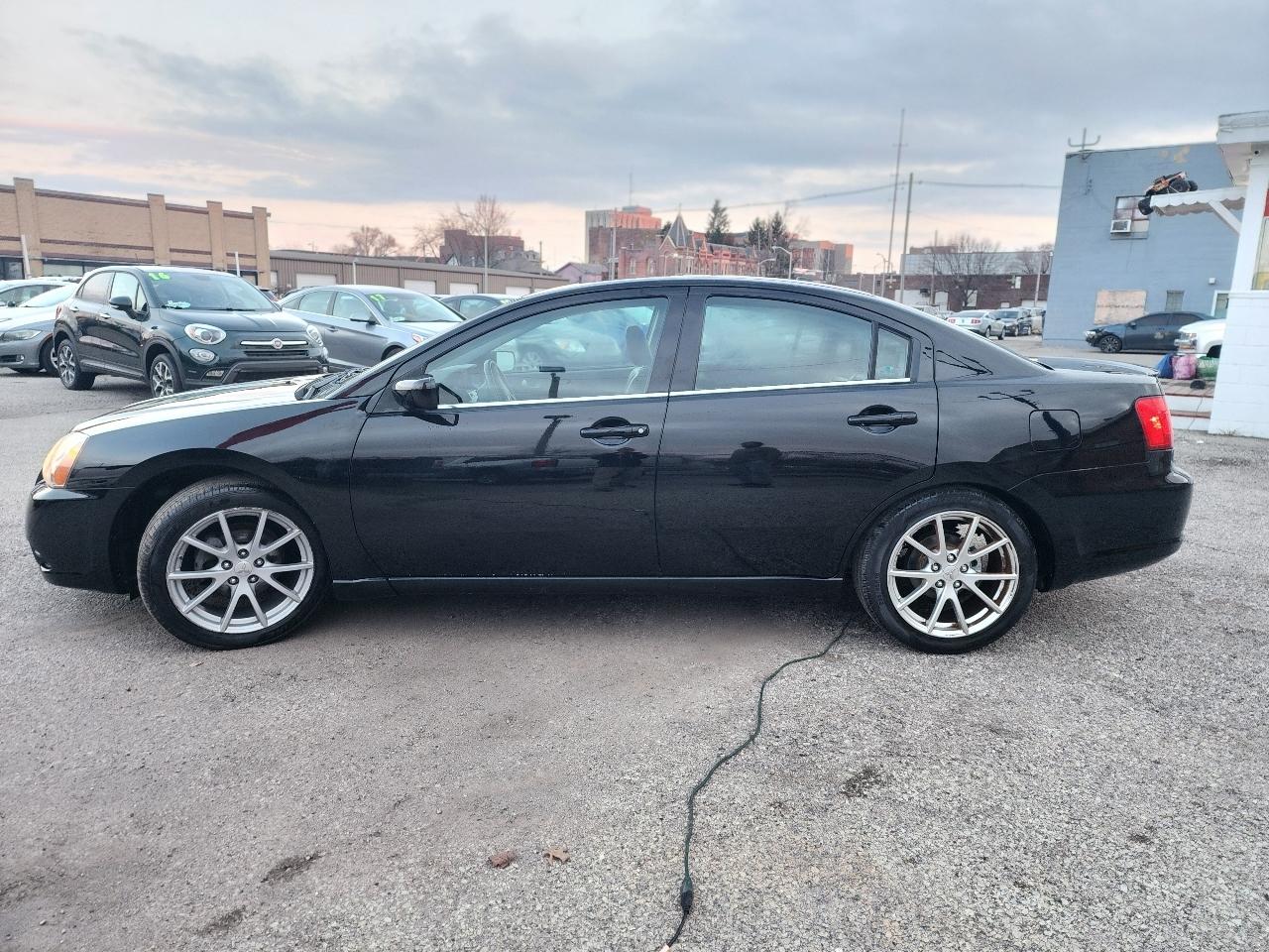 Mitsubishi Galant ES 2012