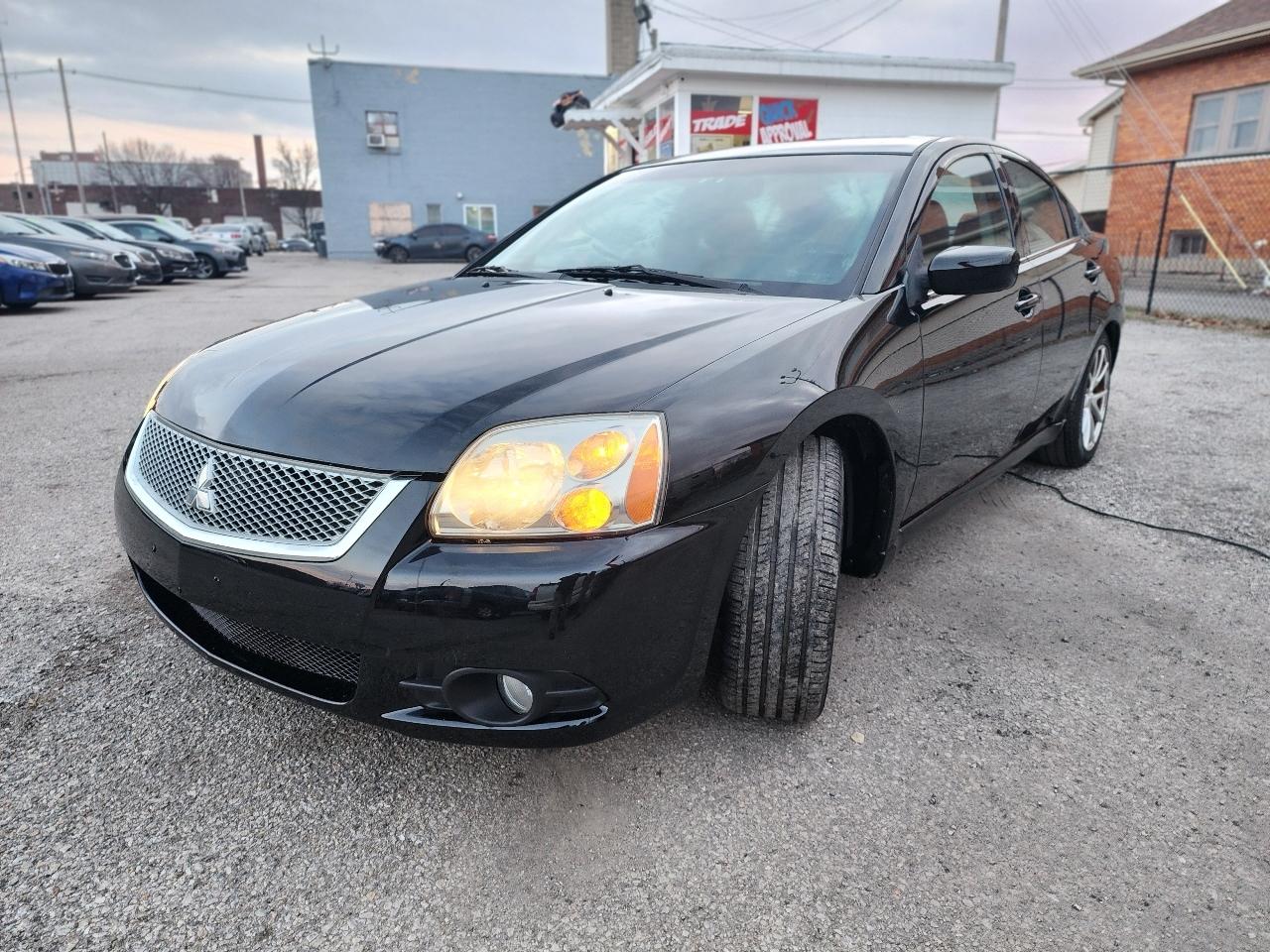 Mitsubishi Galant ES 2012