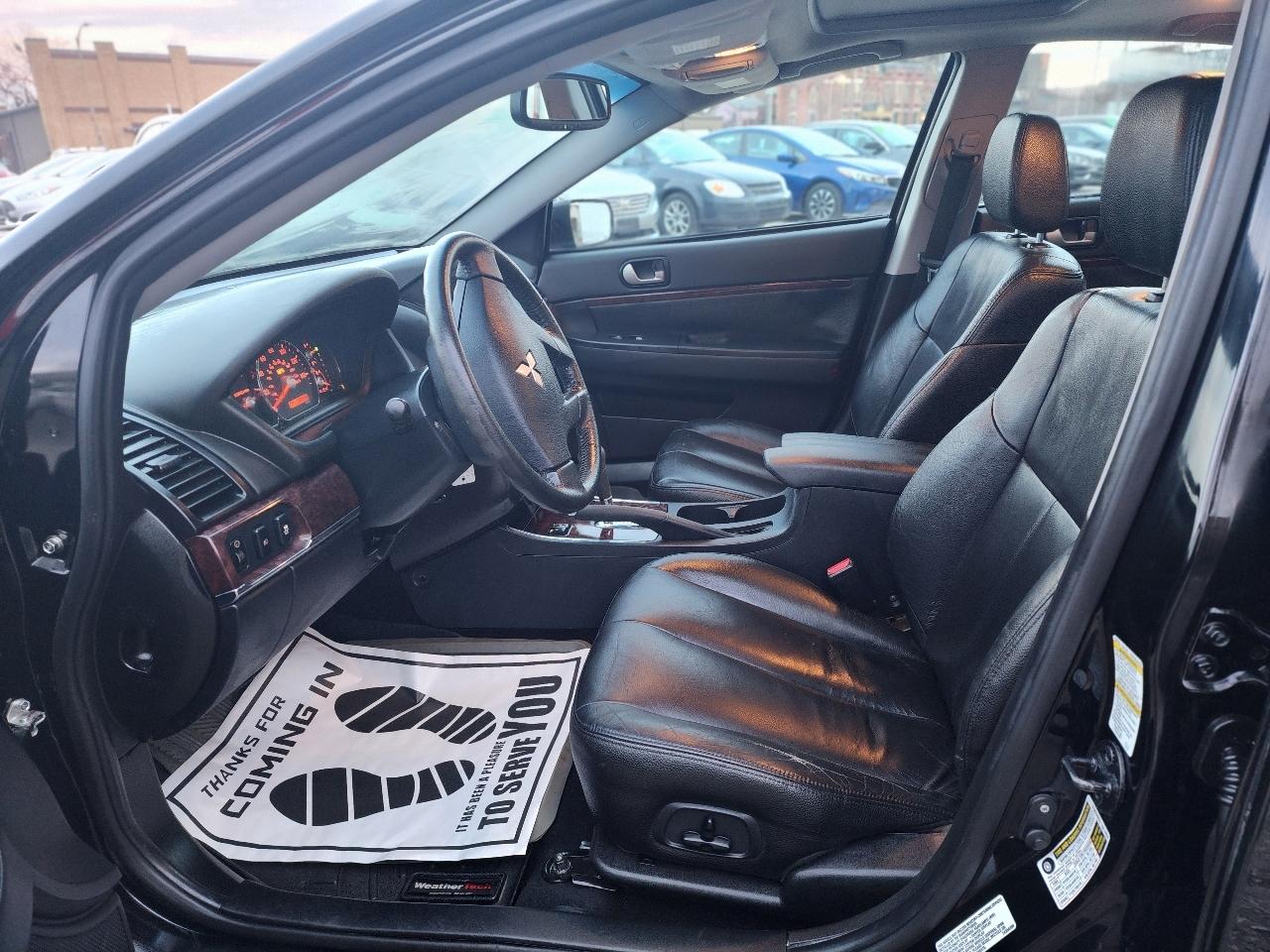 Mitsubishi Galant ES 2012