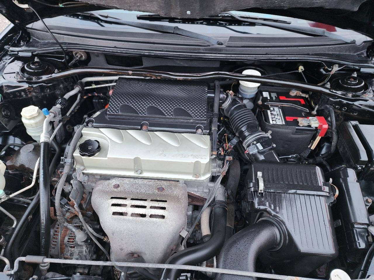 Mitsubishi Galant ES 2012