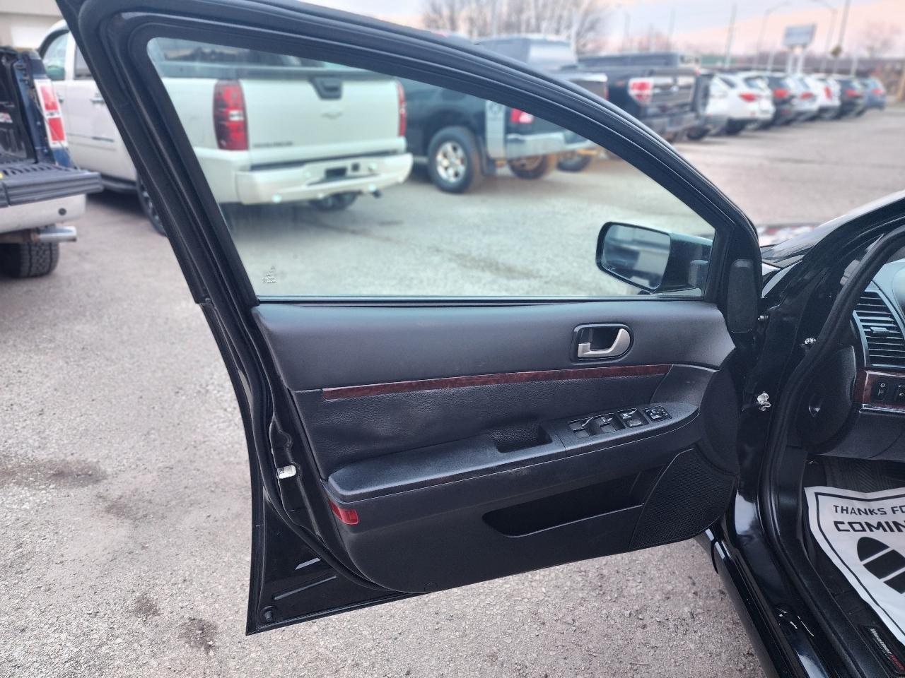 Mitsubishi Galant ES 2012