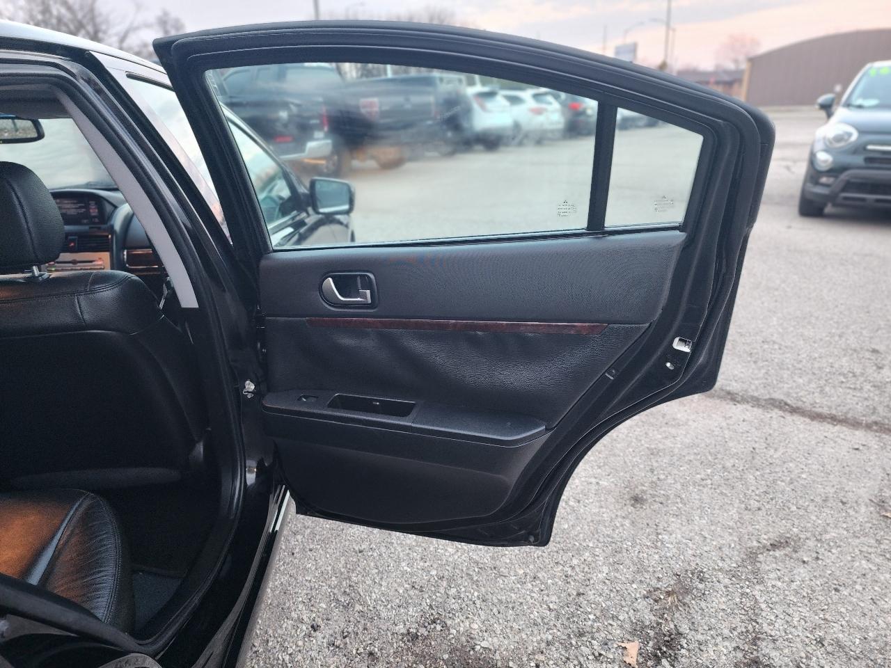 Mitsubishi Galant ES 2012