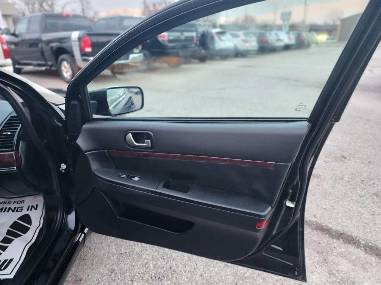 Mitsubishi Galant ES 2012