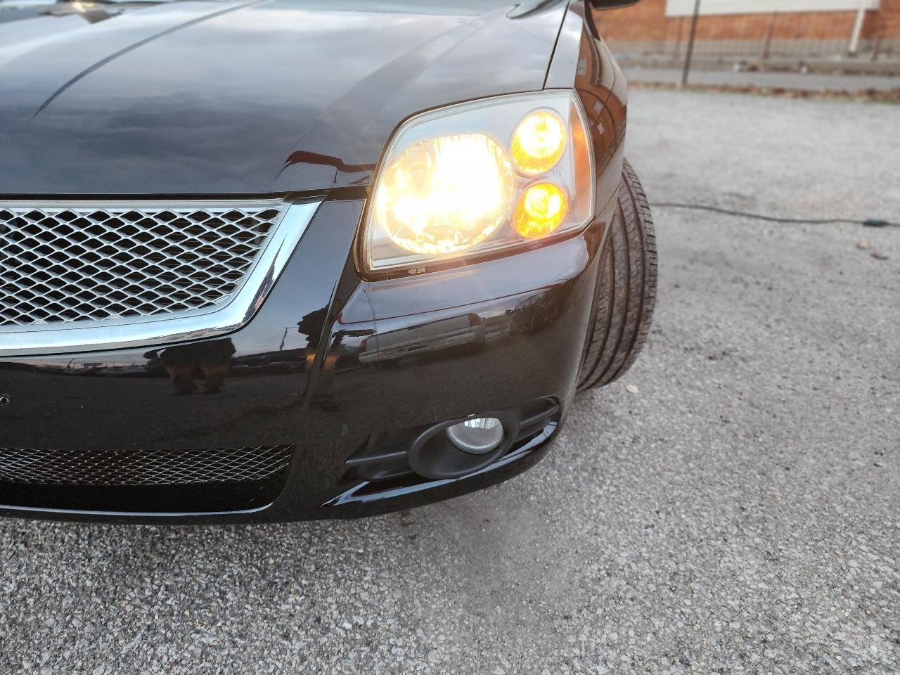 Mitsubishi Galant ES 2012