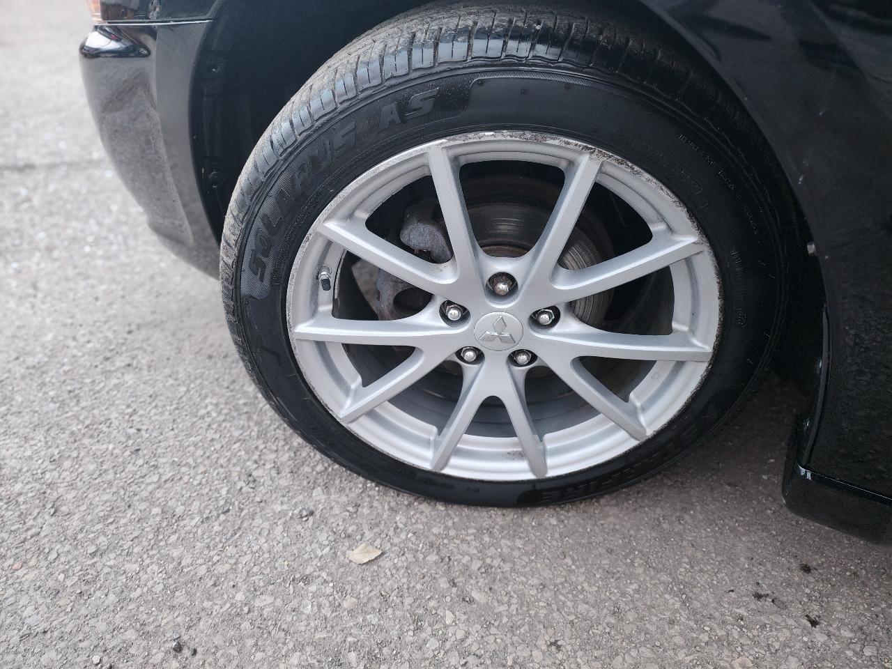 Mitsubishi Galant ES 2012