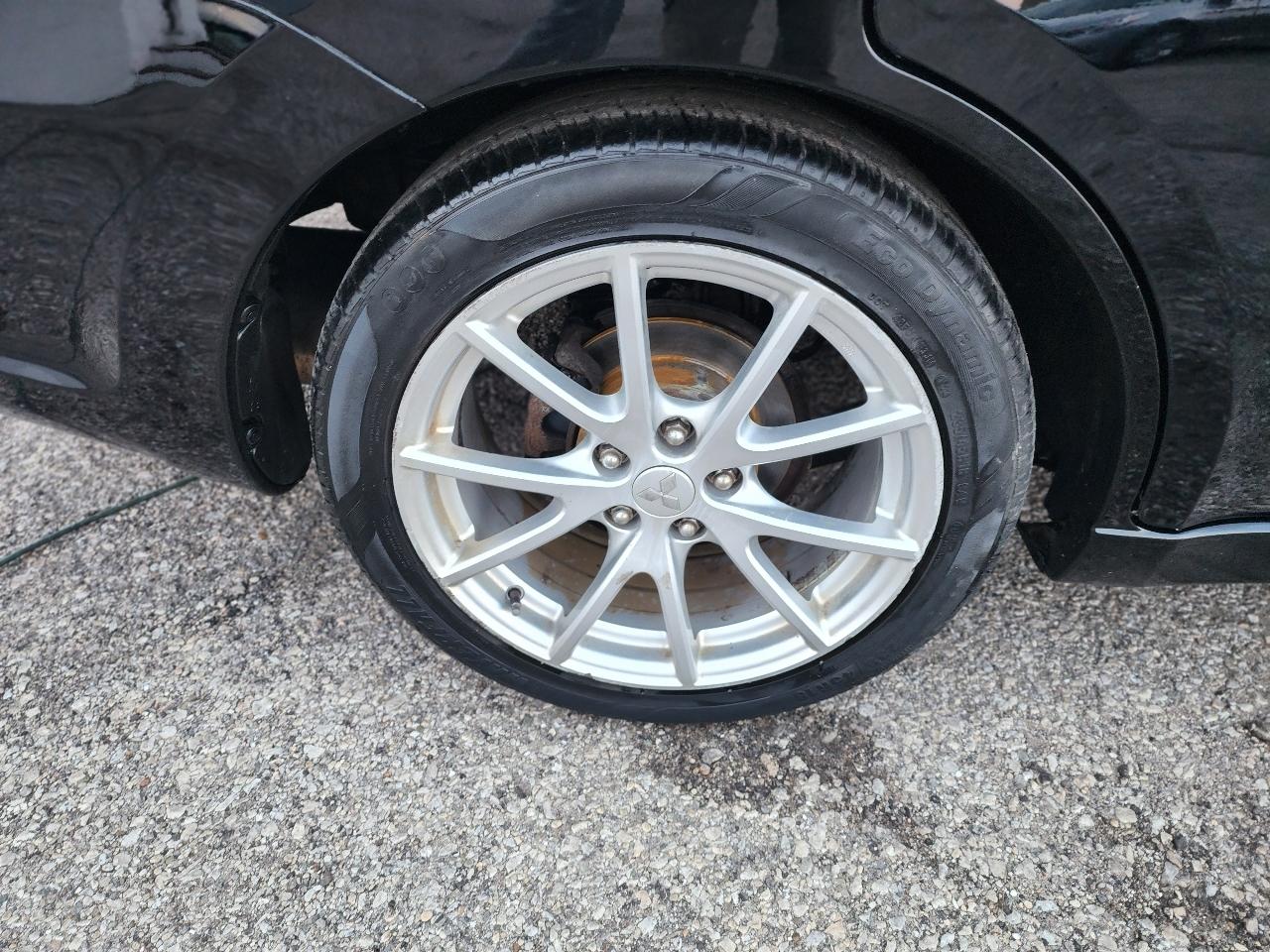 Mitsubishi Galant ES 2012