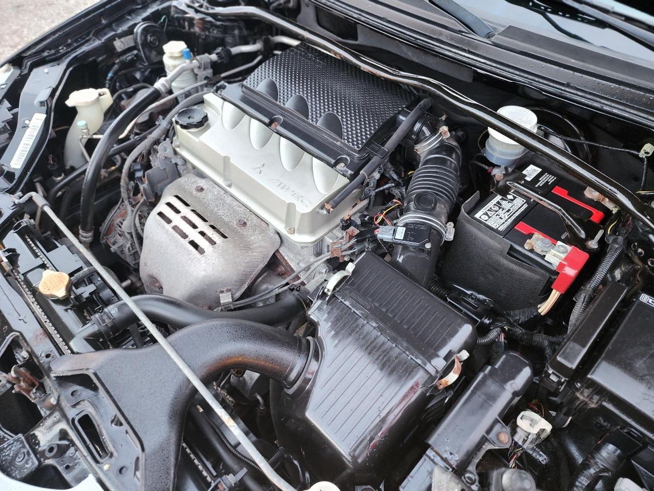 Mitsubishi Galant ES 2012