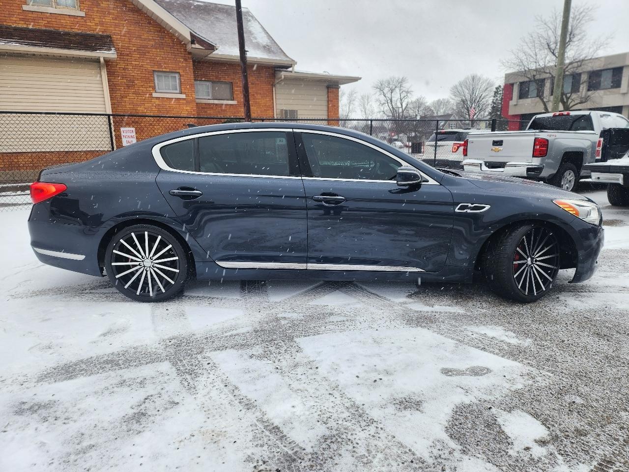 Kia K900 V8 2015