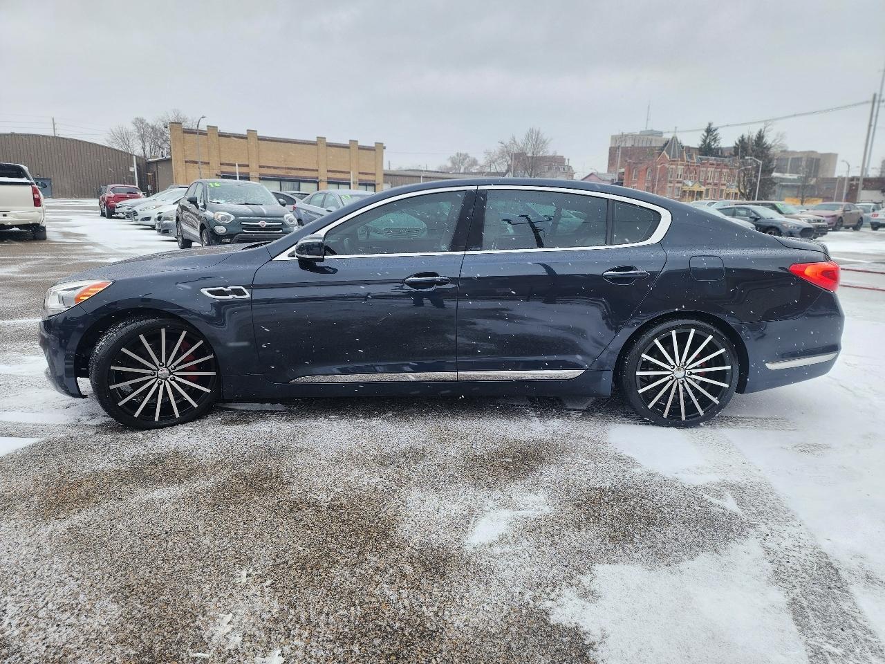 Kia K900 V8 2015