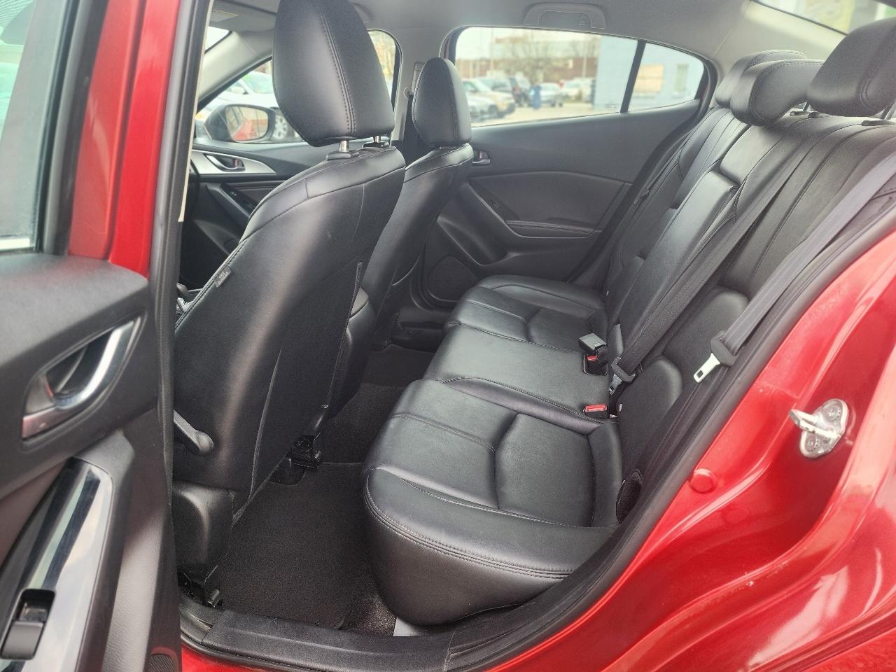 Mazda MAZDA3 i Touring AT 4-Door 2017