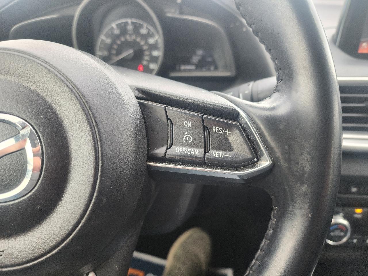 Mazda MAZDA3 i Touring AT 4-Door 2017