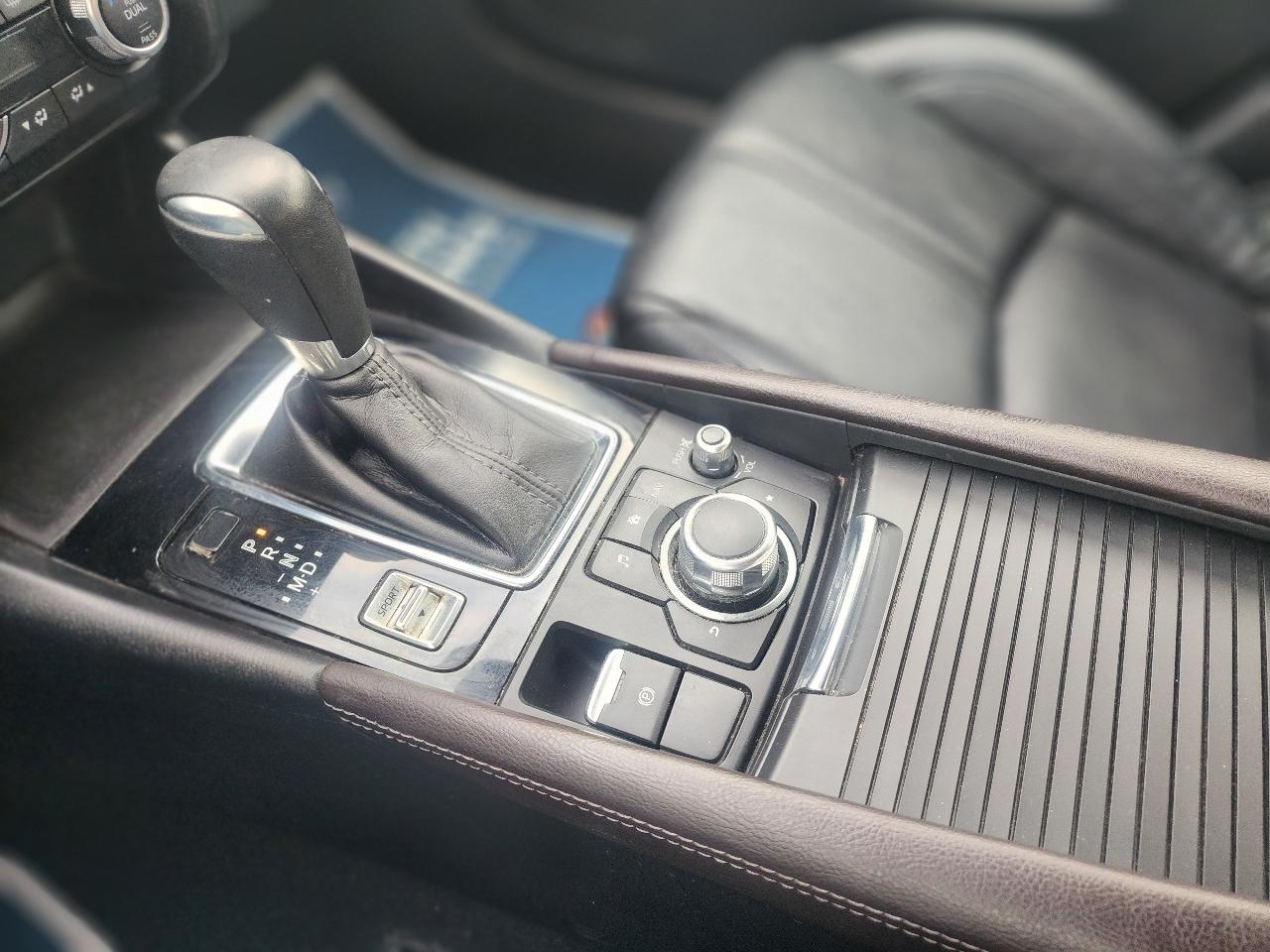 Mazda MAZDA3 i Touring AT 4-Door 2017