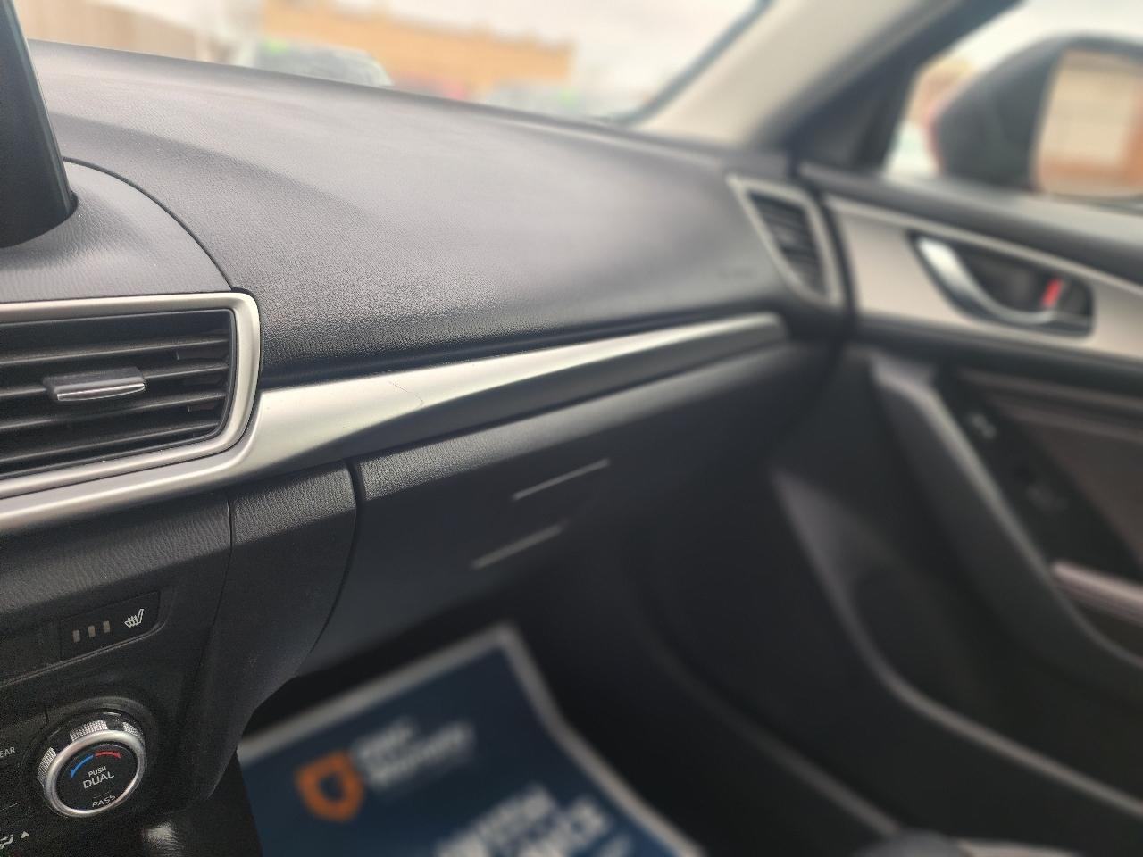 Mazda MAZDA3 i Touring AT 4-Door 2017