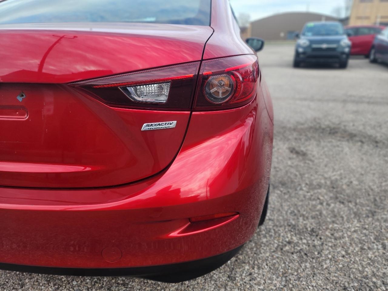 Mazda MAZDA3 i Touring AT 4-Door 2017