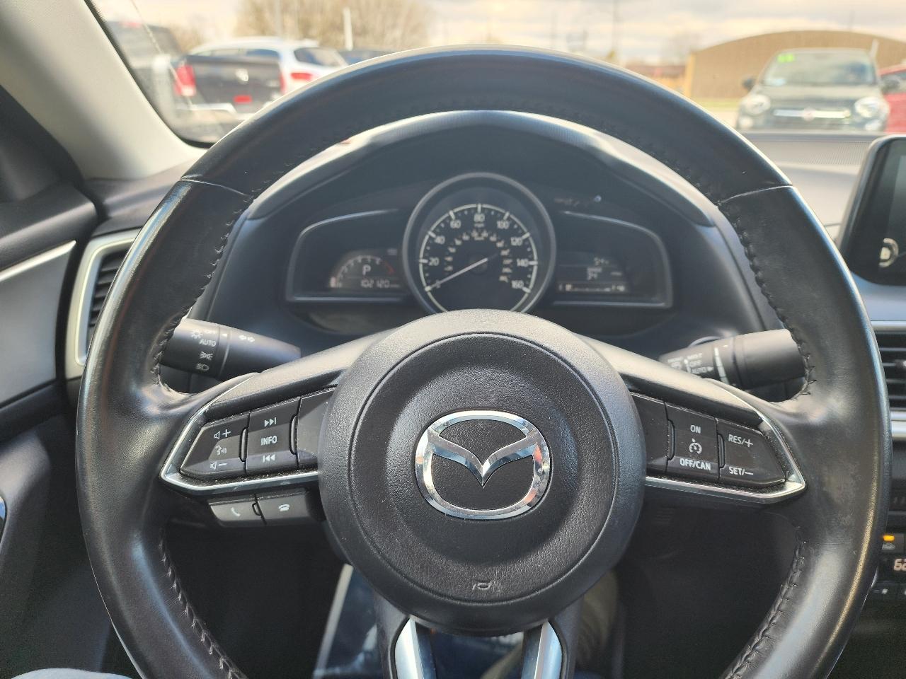 Mazda MAZDA3 i Touring AT 4-Door 2017