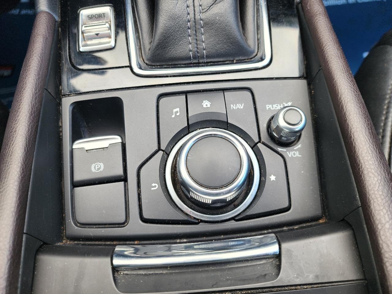 Mazda MAZDA3 i Touring AT 4-Door 2017