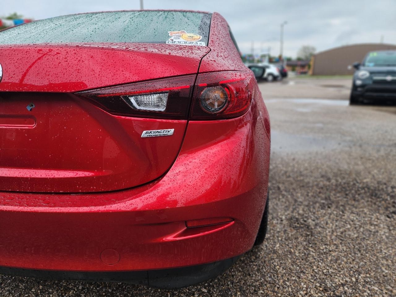 Mazda MAZDA3 i Touring AT 4-Door 2017