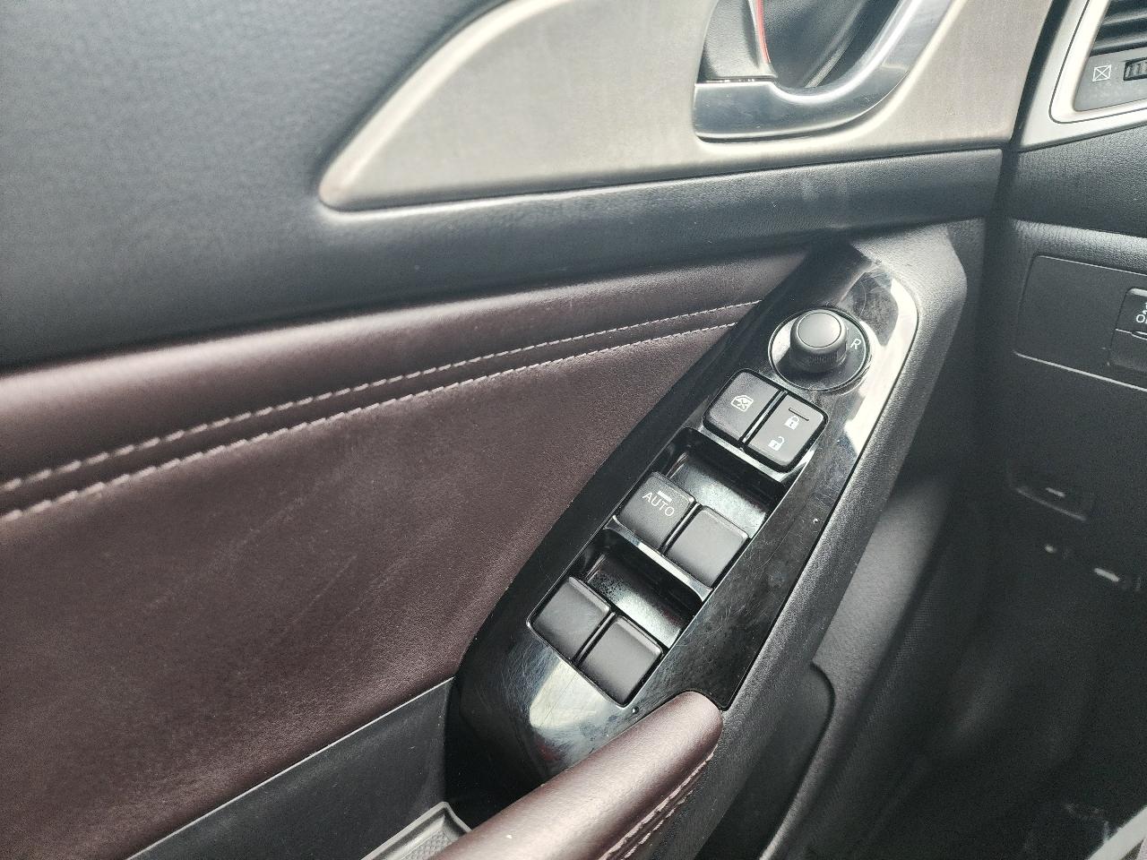 Mazda MAZDA3 i Touring AT 4-Door 2017