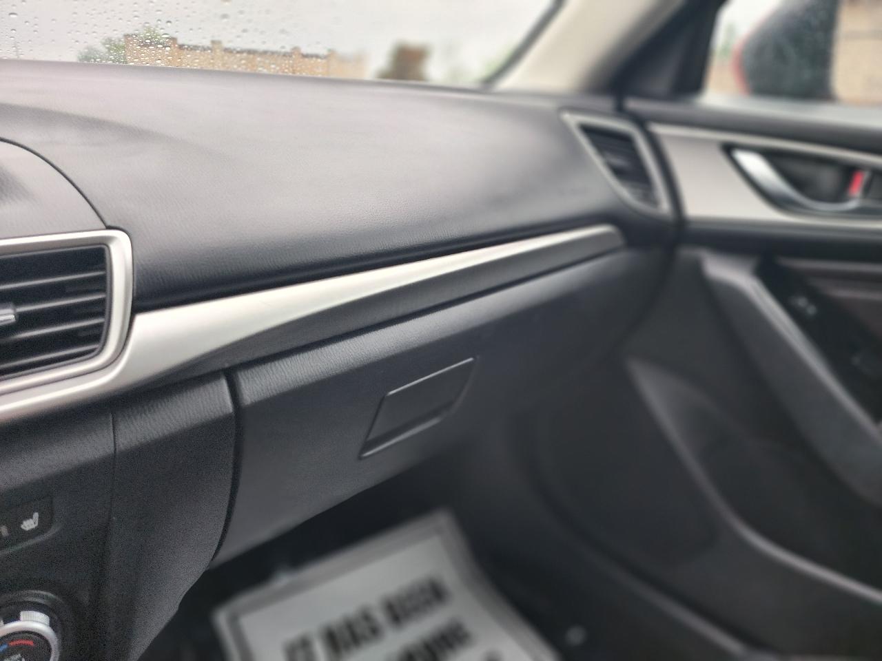 Mazda MAZDA3 i Touring AT 4-Door 2017