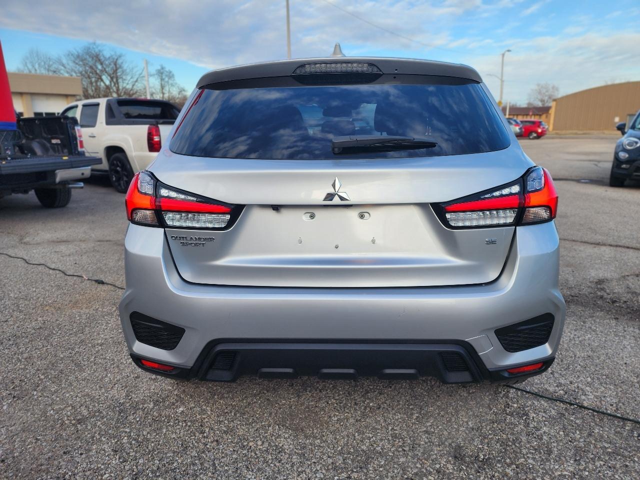 Mitsubishi Outlander Sport 2.0 ES AWD 2021