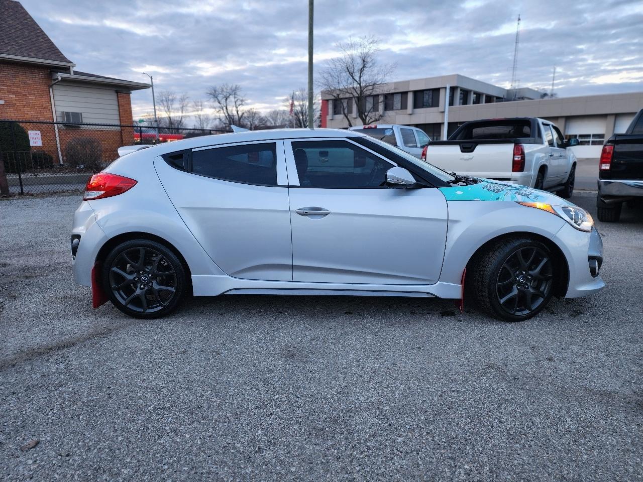 Hyundai Veloster Turbo R-Spec w/Red Interior 6M 2017