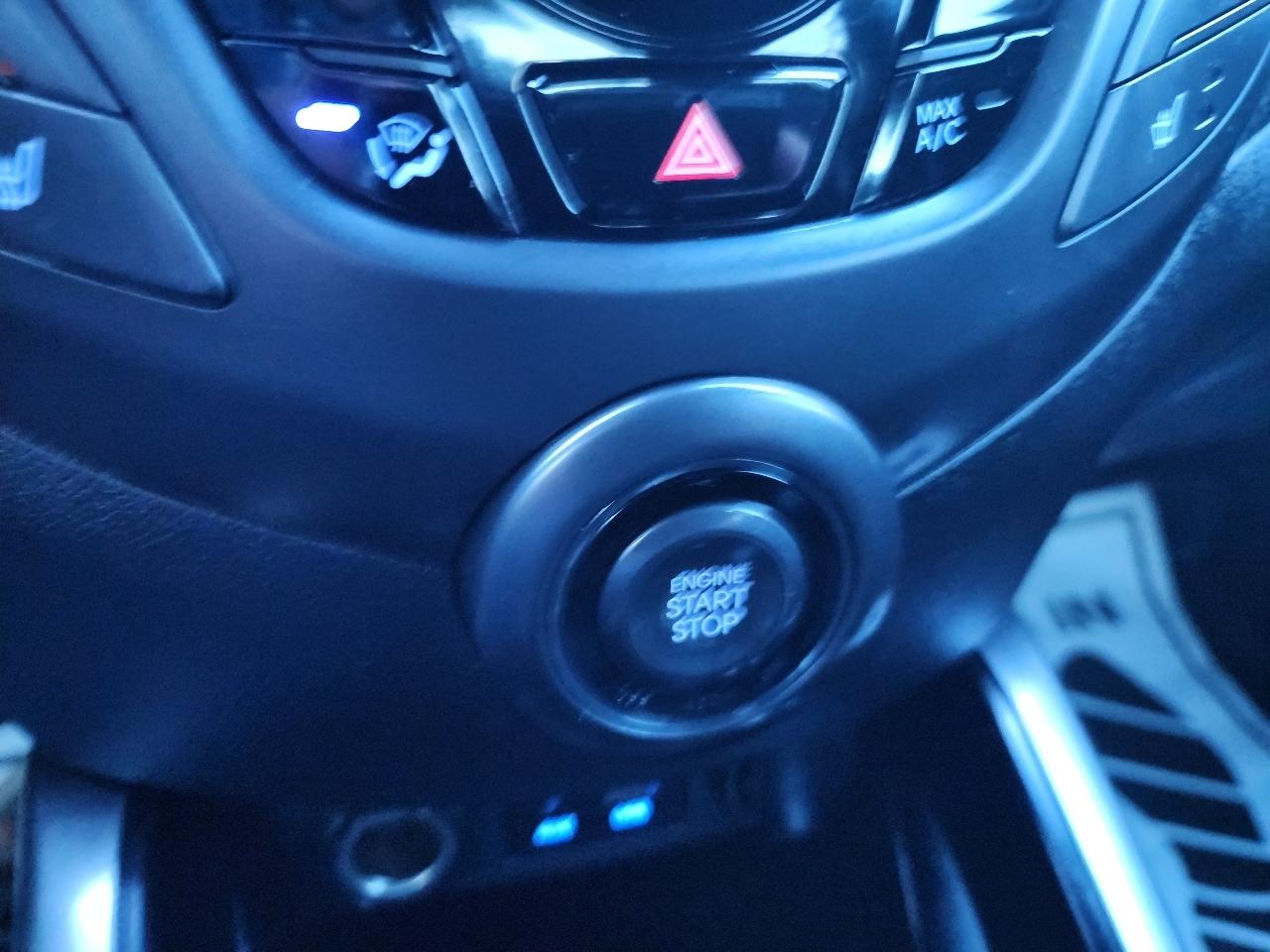 Hyundai Veloster Turbo R-Spec w/Red Interior 6M 2017