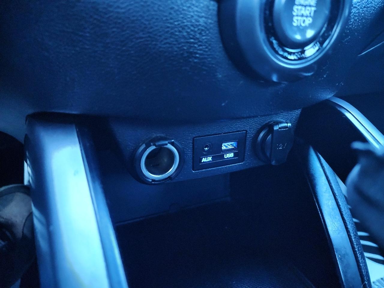 Hyundai Veloster Turbo R-Spec w/Red Interior 6M 2017