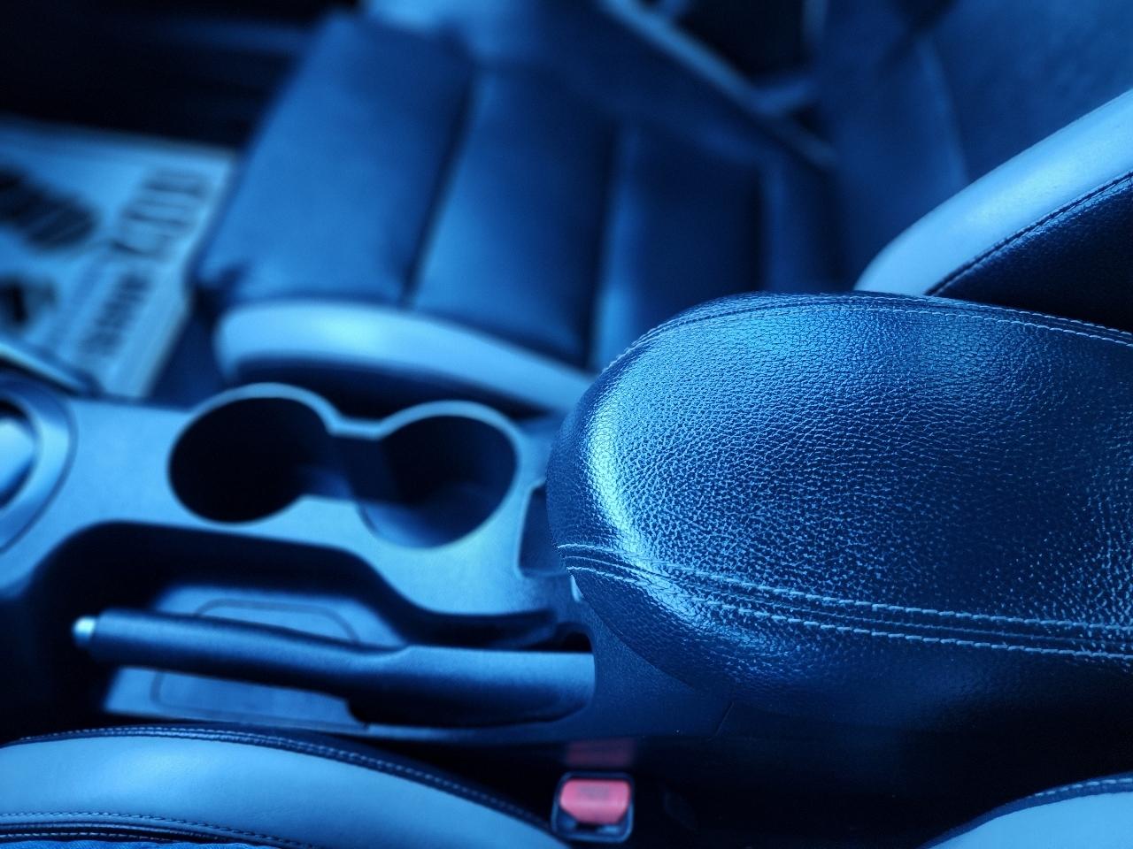 Hyundai Veloster Turbo R-Spec w/Red Interior 6M 2017