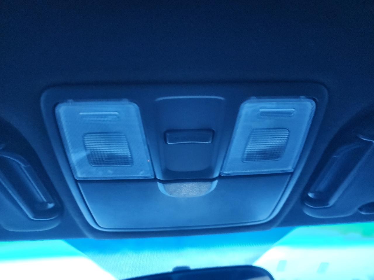 Hyundai Veloster Turbo R-Spec w/Red Interior 6M 2017