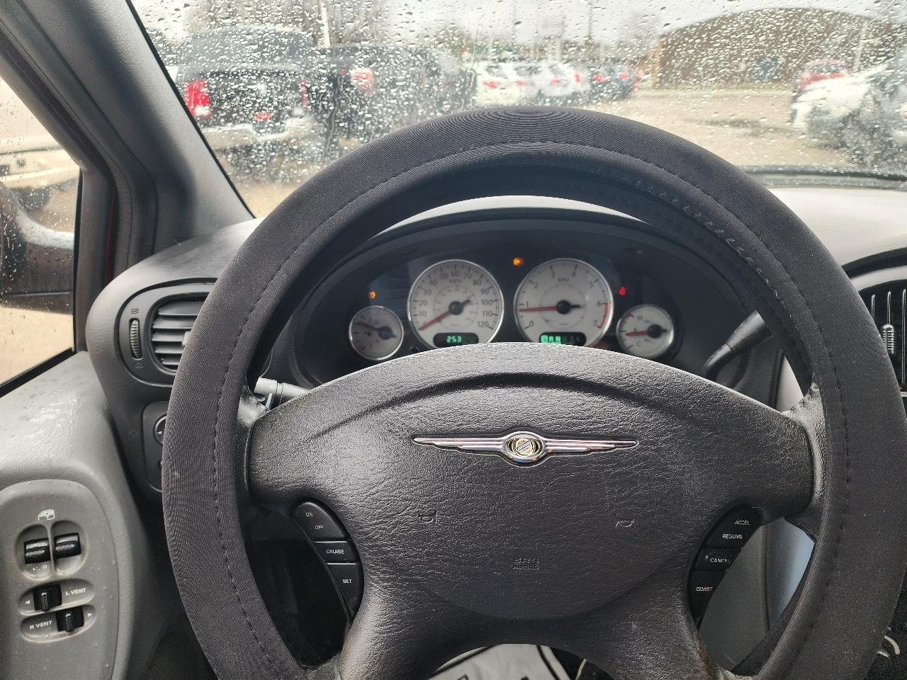 Chrysler Town & Country Touring 2005