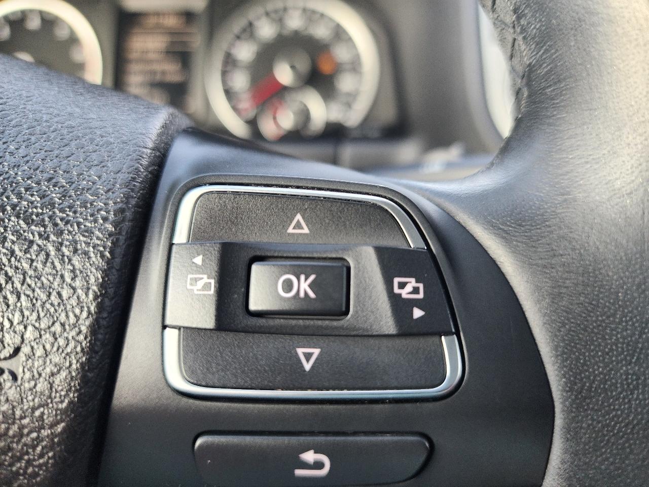 Volkswagen Tiguan S 2015