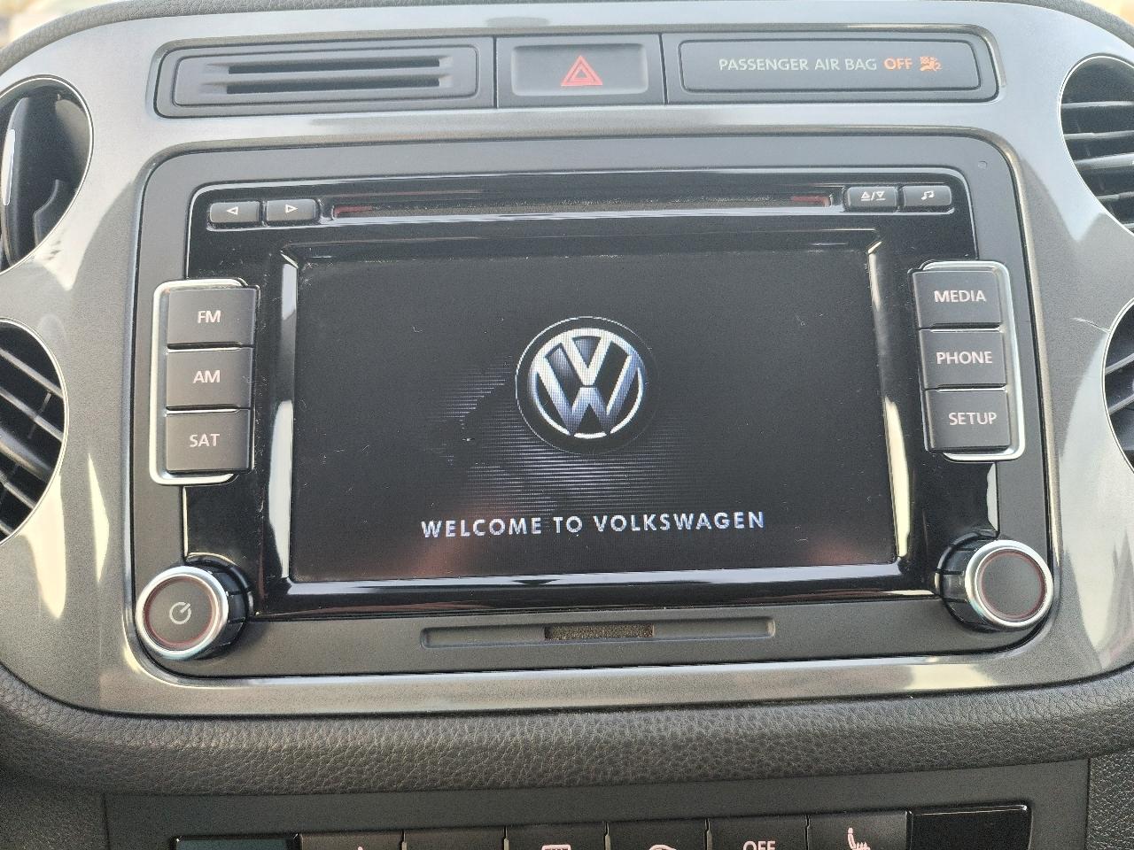 Volkswagen Tiguan S 2015