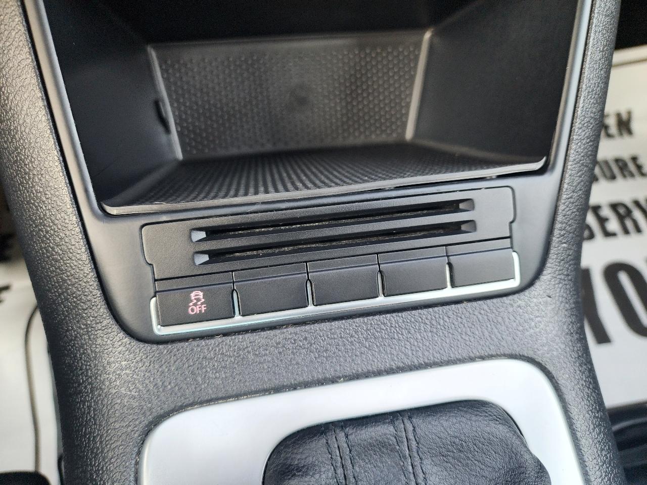 Volkswagen Tiguan S 2015