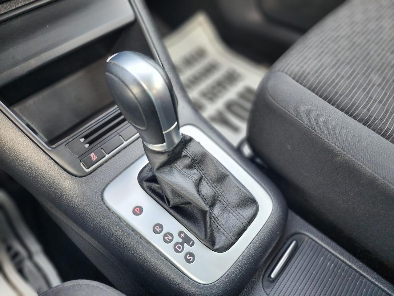 Volkswagen Tiguan S 2015
