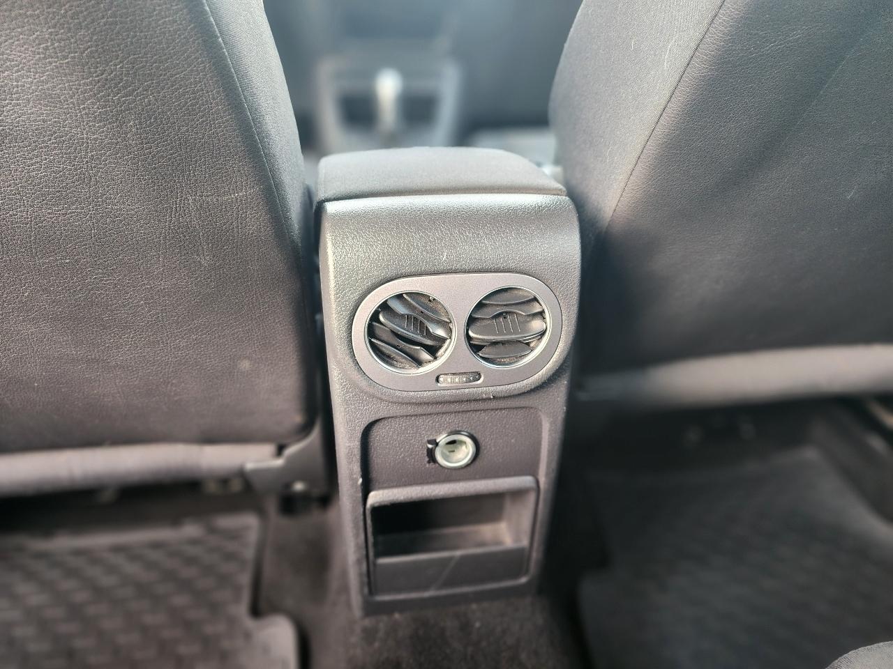 Volkswagen Tiguan S 2015