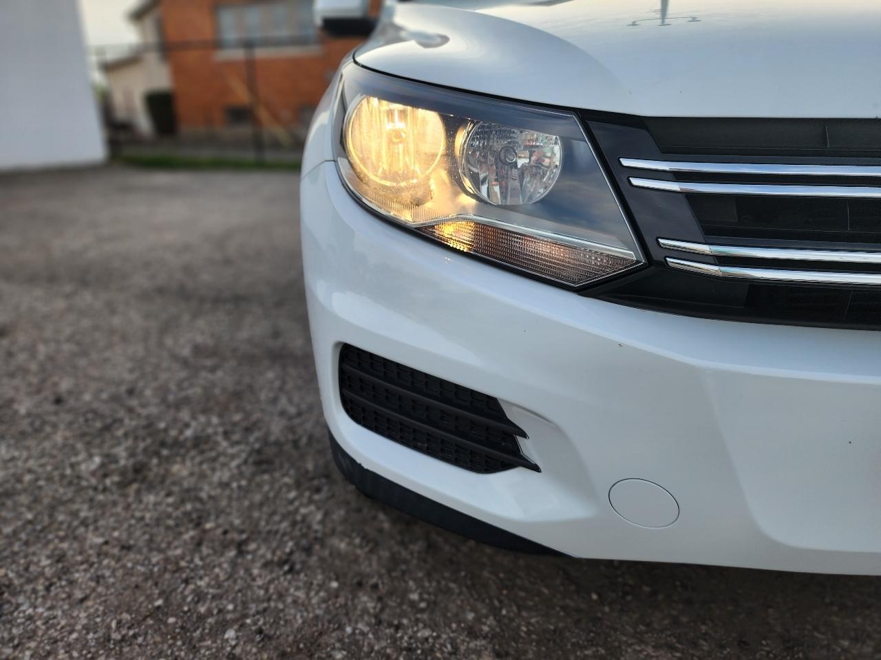 Volkswagen Tiguan S 2015