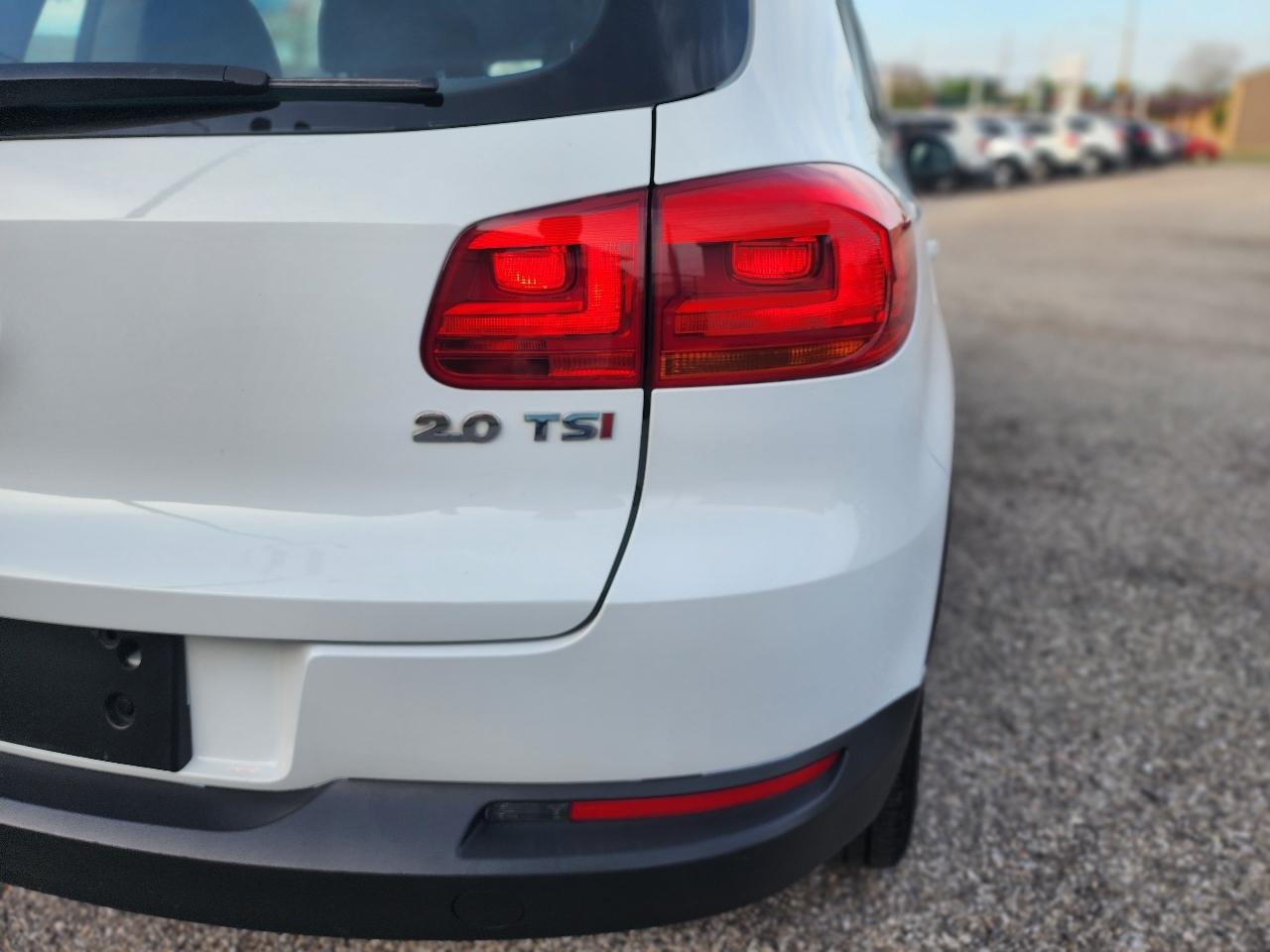 Volkswagen Tiguan S 2015