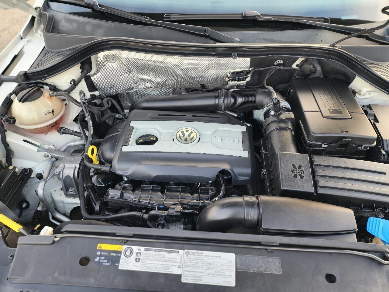Volkswagen Tiguan S 2015