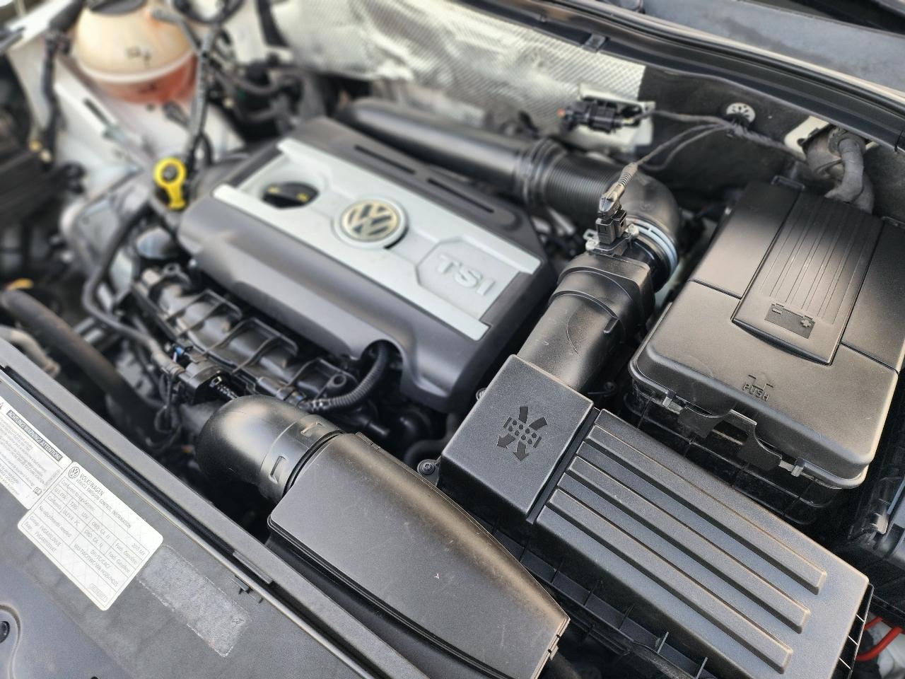 Volkswagen Tiguan S 2015